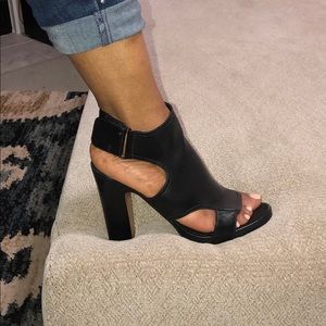 Ladies ankle strap open toed heel